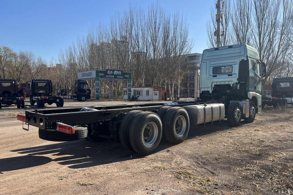 �ൺ���JH6 �����2.0 12.5L���� 580���� 8X4 ��ʿ��16�� AMT�Զ��� 9.5���Ű��դʽ�ػ������                                                