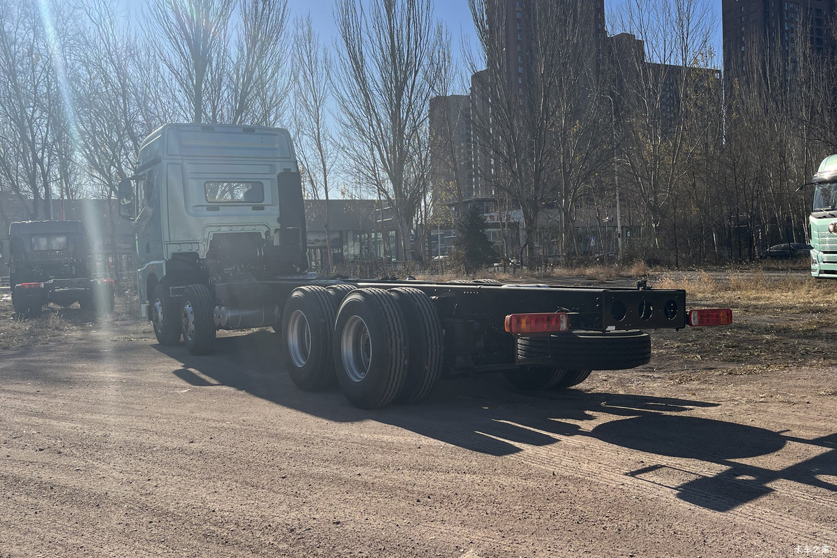 �ൺ���JH6 �����2.0 12.5L���� 580���� 8X4 ��ʿ��16�� AMT�Զ��� 9.5���Ű��դʽ�ػ������                                                