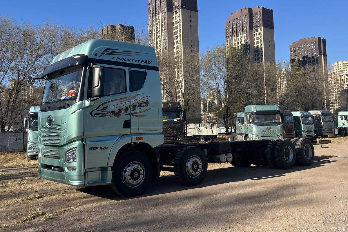 �ൺ���JH6 �����2.0 12.5L���� 580���� 8X4 ��ʿ��16�� AMT�Զ��� 9.5���Ű��դʽ�ػ������                                                