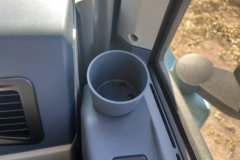 青岛解放JH6 智尊版2.0 12.5L柴油 580马力 8X4 法士特16档 AMT自动档 9.5米排半仓栅式载货车