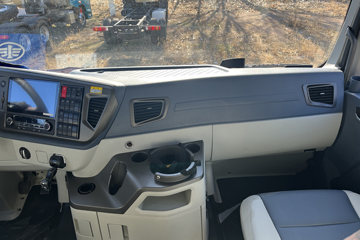 �ൺ���JH6 �����2.0 12.5L���� 580���� 8X4 ��ʿ��16�� AMT�Զ��� 9.5���Ű��դʽ�ػ���ͼƬ