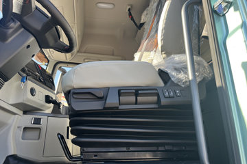 �ൺ���JH6 �����2.0 12.5L���� 580���� 8X4 ��ʿ��16�� AMT�Զ��� 9.5���Ű��դʽ�ػ��� ����ͼƬ