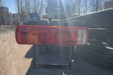 �ൺ���JH6 �����2.0 12.5L���� 580���� 8X4 ��ʿ��16�� AMT�Զ��� 9.5���Ű��դʽ�ػ��� ����ͼƬ