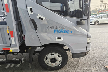 ���ǵ�T5 �Ƹ��� 4.15�׵��Ŵ��綯��դʽ�Ῠ ����151kWhͼƬ