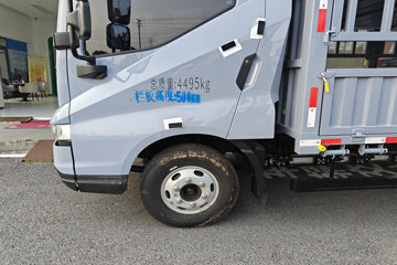 ���ǵ�T5 �Ƹ��� 4.15�׵��Ŵ��綯��դʽ�Ῠ ����151kWhͼƬ