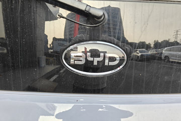 ���ǵ�T5 �Ƹ��� 4.15�׵��Ŵ��綯��դʽ�Ῠ ����151kWhͼƬ