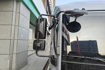 ���ǵ�T5 �Ƹ��� 4.15�׵��Ŵ��綯��դʽ�Ῠ ����151kWhͼƬ