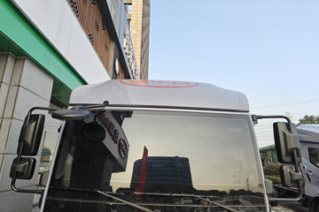 ���ǵ�T5 �Ƹ��� 4.15�׵��Ŵ��綯��դʽ�Ῠ ����151kWhͼƬ