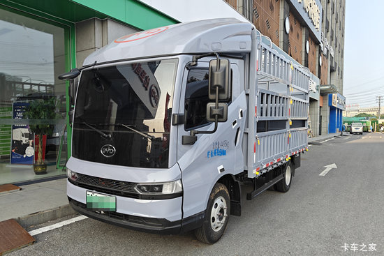 ���ǵ�T5 ɽ���Ƹ��� 4.15�׵��Ŵ��綯��դʽ�Ῠ ����151kWh