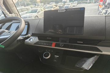 ���ǵ�T5 �Ƹ��� 4.15�׵��Ŵ��綯��դʽ�Ῠ ����151kWhͼƬ