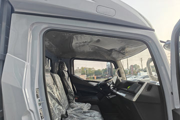 ���ǵ�T5 �Ƹ��� 4.15�׵��Ŵ��綯��դʽ�Ῠ ����151kWhͼƬ