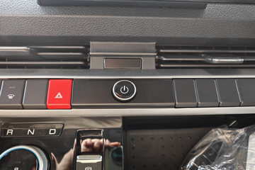 ���ǵ�T5 �Ƹ��� 4.15�׵��Ŵ��綯��դʽ�Ῠ ����151kWhͼƬ