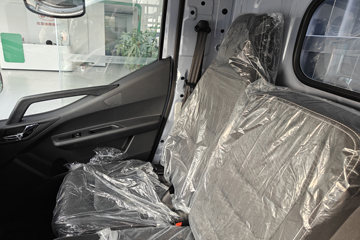 ���ǵ�T5 �Ƹ��� 4.15�׵��Ŵ��綯��դʽ�Ῠ ����151kWhͼƬ