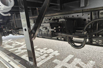 ���ǵ�T5 �Ƹ��� 4.15�׵��Ŵ��綯��դʽ�Ῠ ����151kWhͼƬ