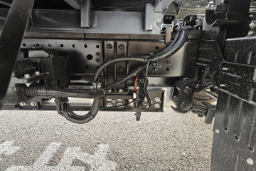 ���ǵ�T5 �Ƹ��� 4.15�׵��Ŵ��綯��դʽ�Ῠ ����151kWhͼƬ