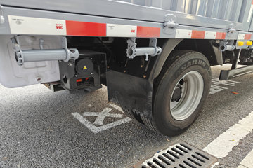 ���ǵ�T5 �Ƹ��� 4.15�׵��Ŵ��綯��դʽ�Ῠ ����151kWhͼƬ