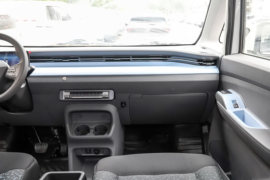 风景i9&nbsp;电动封闭厢货驾驶室图片