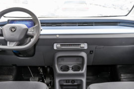 风景i9&nbsp;电动封闭厢货驾驶室图片