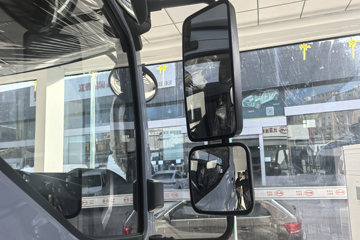 ���ǵ�T5 �Ƹ��� 4.15�׵��Ŵ��綯��ʽ�Ῠ ����151kWhͼƬ