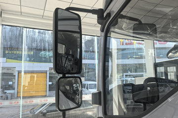 ���ǵ�T5 �Ƹ��� 4.15�׵��Ŵ��綯��ʽ�Ῠ ����151kWhͼƬ