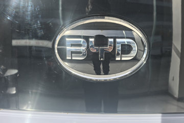 ���ǵ�T5 �Ƹ��� 4.15�׵��Ŵ��綯��ʽ�Ῠ ����151kWhͼƬ