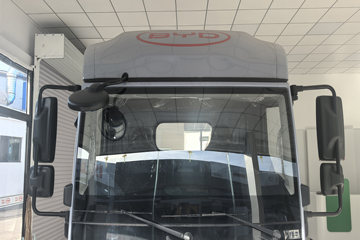 ���ǵ�T5 �Ƹ��� 4.15�׵��Ŵ��綯��ʽ�Ῠ ����151kWhͼƬ