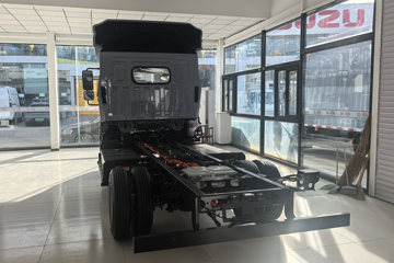 ���ǵ�T5 �Ƹ��� 4.15�׵��Ŵ��綯��ʽ�Ῠ ����151kWhͼƬ