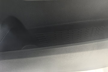 ���ǵ�T5 �Ƹ��� 4.15�׵��Ŵ��綯��ʽ�Ῠ ����151kWhͼƬ