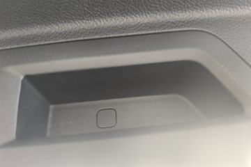 ���ǵ�T5 �Ƹ��� 4.15�׵��Ŵ��綯��ʽ�Ῠ ����151kWhͼƬ