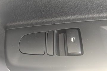 ���ǵ�T5 �Ƹ��� 4.15�׵��Ŵ��綯��ʽ�Ῠ ����151kWhͼƬ