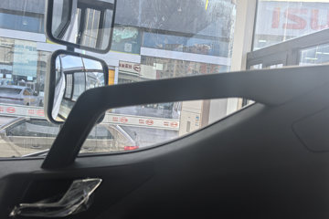 ���ǵ�T5 �Ƹ��� 4.15�׵��Ŵ��綯��ʽ�Ῠ ����151kWhͼƬ