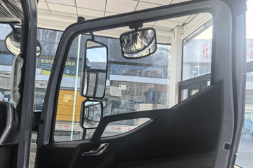 ���ǵ�T5 �Ƹ��� 4.15�׵��Ŵ��綯��ʽ�Ῠ ����151kWhͼƬ