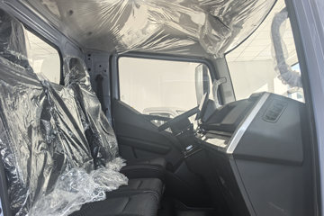 ���ǵ�T5 �Ƹ��� 4.15�׵��Ŵ��綯��ʽ�Ῠ ����151kWhͼƬ