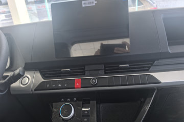 ���ǵ�T5 �Ƹ��� 4.15�׵��Ŵ��綯��ʽ�Ῠ ����151kWhͼƬ