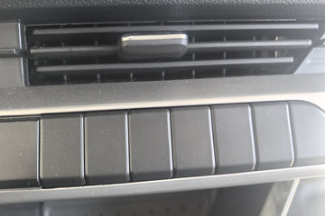 ���ǵ�T5 �Ƹ��� 4.15�׵��Ŵ��綯��ʽ�Ῠ ����151kWhͼƬ