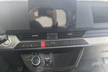 ���ǵ�T5 �Ƹ��� 4.15�׵��Ŵ��綯��ʽ�Ῠ ����151kWhͼƬ