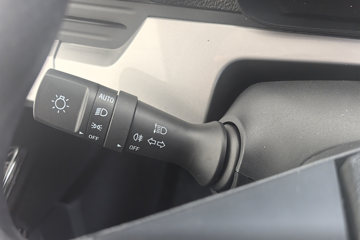 ���ǵ�T5 �Ƹ��� 4.15�׵��Ŵ��綯��ʽ�Ῠ ����151kWhͼƬ