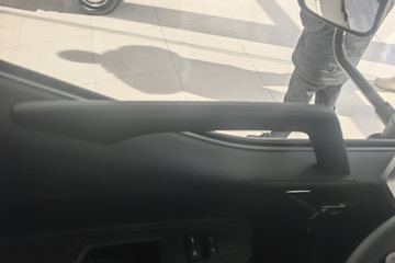 ���ǵ�T5 �Ƹ��� 4.15�׵��Ŵ��綯��ʽ�Ῠ ����151kWhͼƬ