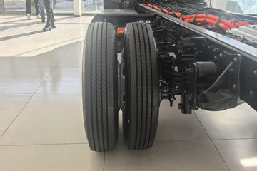 ���ǵ�T5 �Ƹ��� 4.15�׵��Ŵ��綯��ʽ�Ῠ ����151kWhͼƬ