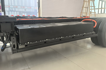 ���ǵ�T5 �Ƹ��� 4.15�׵��Ŵ��綯��ʽ�Ῠ ����151kWhͼƬ