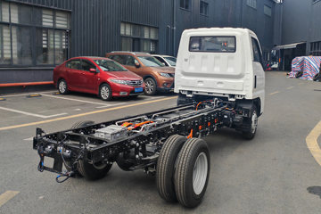 ���ǵ�T4 �Ƽ��� 3.815�׵��Ŵ��綯��դʽ�Ῠ ����62.4kWhͼƬ