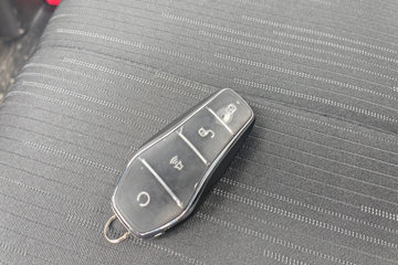 ���ǵ�T4 �Ƽ��� 3.815�׵��Ŵ��綯��դʽ�Ῠ ����62.4kWhͼƬ