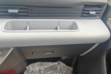 ���ǵ�T4 �Ƽ��� 3.815�׵��Ŵ��綯��դʽ�Ῠ ����62.4kWhͼƬ