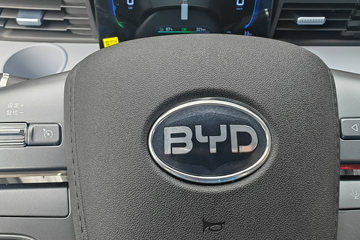 ���ǵ�T4 �Ƽ��� 3.815�׵��Ŵ��綯��դʽ�Ῠ ����62.4kWhͼƬ