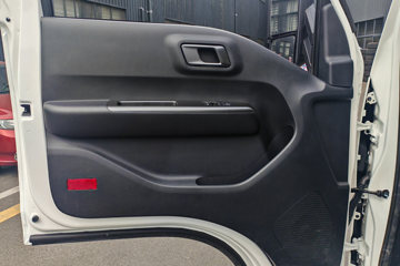 ���ǵ�T4 �Ƽ��� 3.815�׵��Ŵ��綯��դʽ�Ῠ ����62.4kWhͼƬ