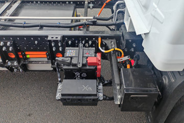 ���ǵ�T4 �Ƽ��� 3.815�׵��Ŵ��綯��դʽ�Ῠ ����62.4kWhͼƬ