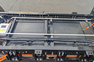 ���ǵ�T4 �Ƽ��� 3.815�׵��Ŵ��綯��դʽ�Ῠ ����62.4kWhͼƬ