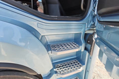 欧曼银河3 7L柴油 330马力 4X2 法士特8档 6.2米仓栅式载货车