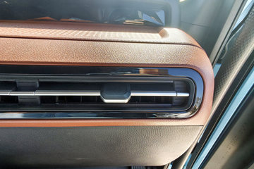 ŷ������3 7L���� 330���� 4X2 ��ʿ��8�� 6.2�ײ�դʽ�ػ���ͼƬ