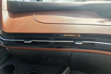 ŷ������3 7L���� 330���� 4X2 ��ʿ��8�� 6.2�ײ�դʽ�ػ���ͼƬ